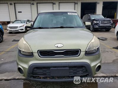 Piąte zdjęcie samochodu w środku: 2012 KIA SOUL BASE VIN:KNDJT2A59C7383420 - miniatura
