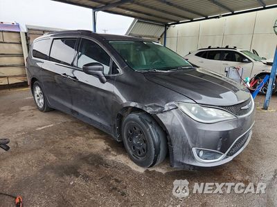 Czwarte zdjęcie samochodu z boku: 2019 CHRYSLER PACIFICA TOURING PLUS VIN:2C4RC1FG7KR628655 - miniatura