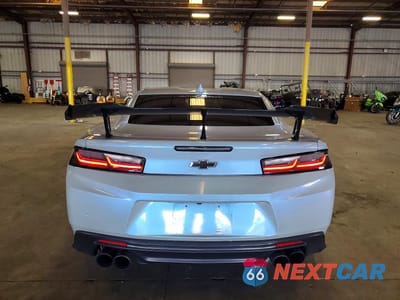 Zdjęcie 6 z 12 samochodu: 2018 CHEVROLET CAMARO ZL1 VIN:1G1FJ1R65J0165704 - miniatura