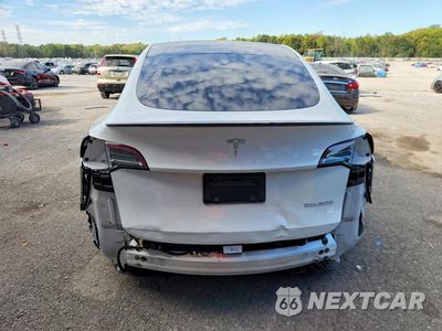 Zdjęcie 6 z 13 samochodu: 2023 TESLA MODEL Y VIN:7SAYGDEF2PF811235 - miniatura