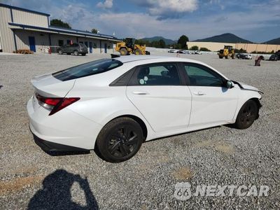 Trzecie zdjęcie samochodu z tyłu: 2021 HYUNDAI ELANTRA SEL VIN:5NPLS4AG5MH012244 - miniatura