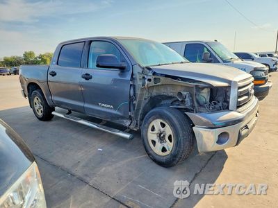 Czwarte zdjęcie samochodu z boku: 2012 TOYOTA TUNDRA CREWMAX SR5 VIN:5TFEY5F10CX125345 - miniatura