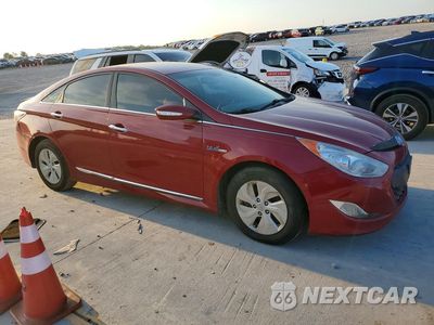 Czwarte zdjęcie samochodu z boku: 2015 HYUNDAI SONATA HYBRID BASE VIN:KMHEC4A49FA130881 - miniatura