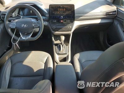 Zdjęcie 8 z 12 samochodu: 2021 HYUNDAI IONIQ LIMITED VIN:KMHC05LC2MU255128 - miniatura