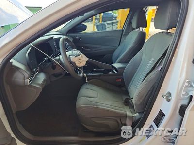 Zdjęcie 7 z 13 samochodu: 2021 HYUNDAI ELANTRA SEL VIN:5NPLM4AG1MH025454 - miniatura