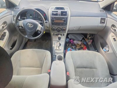 Zdjęcie 8 z 12 samochodu: 2012 TOYOTA COROLLA LE VIN:2T1BU4EE9CC802193 - miniatura