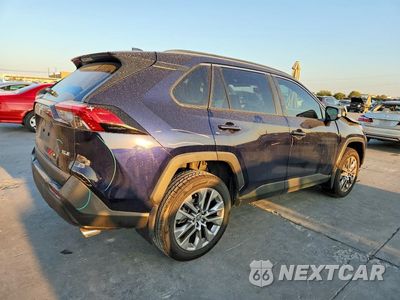 Trzecie zdjęcie samochodu z tyłu: 2023 TOYOTA RAV4 XLE PREMIUM VIN:JTMC1RFV8PJ025217 - miniatura