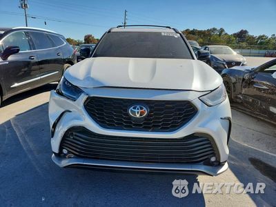 Piąte zdjęcie samochodu w środku: 2022 TOYOTA HIGHLANDER XSE VIN:5TDLZRBH0NS243340 - miniatura
