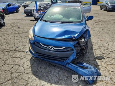 Piąte zdjęcie samochodu w środku: 2015 HYUNDAI ELANTRA GT BASE VIN:KMHD35LH9FU241799 - miniatura