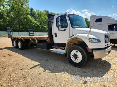 Czwarte zdjęcie samochodu z boku: 2016 FREIGHTLINER BUSINESS CLASS M2 FLATBED TRUCK VIN:1FVHCYCY0GHHD1519 - miniatura