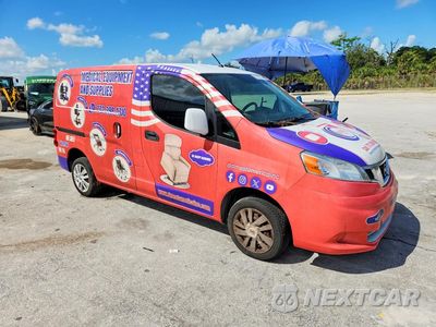 Czwarte zdjęcie samochodu z boku: 2018 NISSAN NV200 DELIVERY VAN VIN:3N6CM0KN0JK694075 - miniatura
