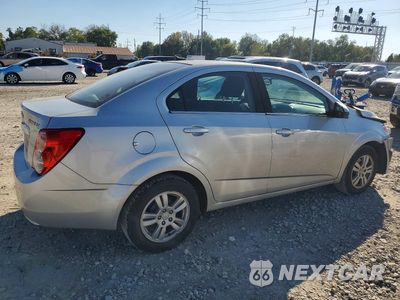 Trzecie zdjęcie samochodu z tyłu: 2013 CHEVROLET SONIC LT VIN:1G1JC5SG8D4159651 - miniatura