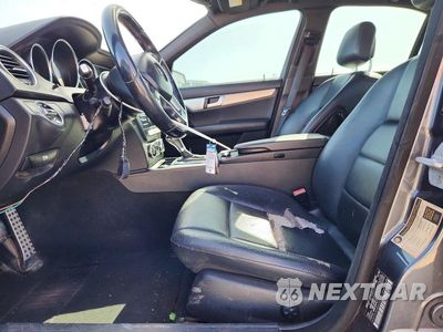 Zdjęcie 7 z 12 samochodu: 2013 MERCEDES-BENZ C 250 VIN:WDDGF4HB3DR267618 - miniatura