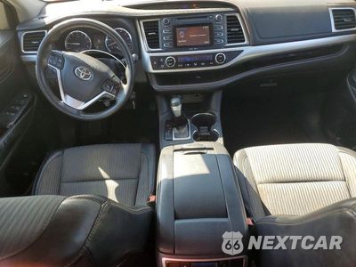 Zdjęcie 8 z 13 samochodu: 2015 TOYOTA HIGHLANDER LE PLUS VIN:5TDZKRFH7FS076808 - miniatura