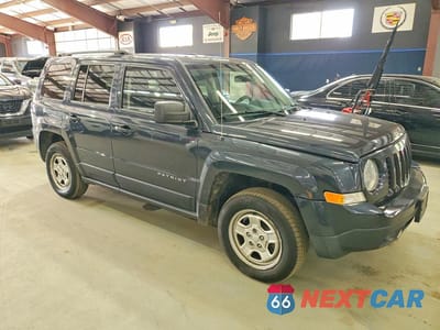 Czwarte zdjęcie samochodu z boku: 2015 JEEP PATRIOT SPORT VIN:1C4NJRBB2FD154202 - miniatura