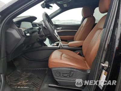 Zdjęcie 7 z 13 samochodu: 2019 AUDI E-TRON PREMIUM PLUS VIN:WA1LAAGE5KB023065 - miniatura