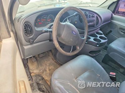 Zdjęcie 8 z 13 samochodu: 2006 FORD E150 VAN VIN:1FTRE14W86HA64195 - miniatura