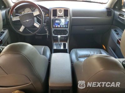 Zdjęcie 8 z 12 samochodu: 2005 CHRYSLER 300C VIN:2C3AK63H35H671804 - miniatura