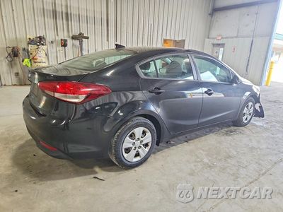 Trzecie zdjęcie samochodu z tyłu: 2018 KIA FORTE LX VIN:3KPFL4A76JE190836 - miniatura