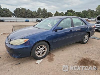 2005 TOYOTA CAMRY LE V6 4T1BF32K25U109594 - główne zdjęcie licytacji z USA - miniatura