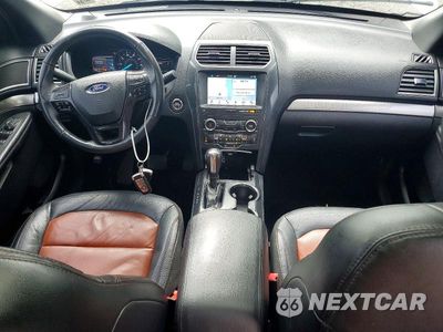 Zdjęcie 8 z 13 samochodu: 2019 FORD EXPLORER XLT VIN:1FM5K8D85KGA99516 - miniatura