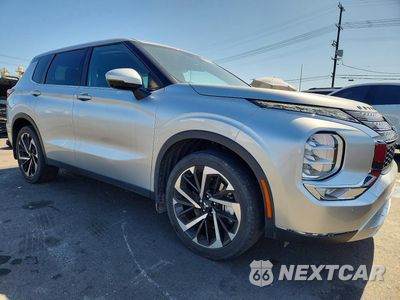 Czwarte zdjęcie samochodu z boku: 2023 MITSUBISHI OUTLANDER SE VIN:JA4J3UA86PZ050831 - miniatura