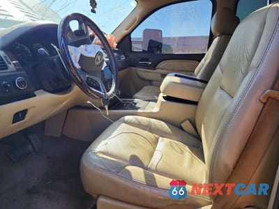 Zdjęcie 7 z 12 samochodu: 2011 GMC SIERRA K3500 DENALI VIN:1GT426C86BF181802 - miniatura