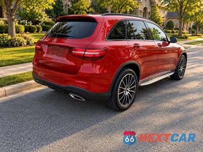 Czwarte zdjęcie samochodu z boku: 2018 MERCEDES-BENZ GLC 300 VIN:WDC0G4JB5JV079991 - miniatura