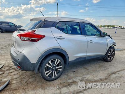 Trzecie zdjęcie samochodu z tyłu: 2020 NISSAN KICKS SV VIN:3N1CP5CVXLL504868 - miniatura