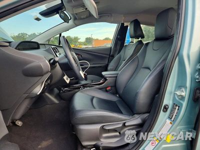 Zdjęcie 7 z 12 samochodu: 2018 TOYOTA PRIUS THREE TOURING VIN:JTDKARFU3J3060228 - miniatura