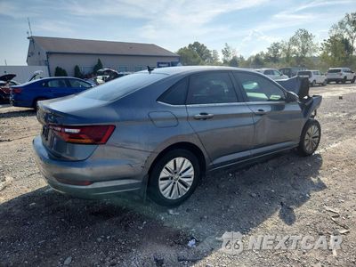 Trzecie zdjęcie samochodu z tyłu: 2019 VOLKSWAGEN JETTA S VIN:3VWC57BU6KM158699 - miniatura