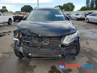 Piąte zdjęcie samochodu w środku: 2020 NISSAN ROGUE SV VIN:KNMAT2MTXLP539345 - miniatura