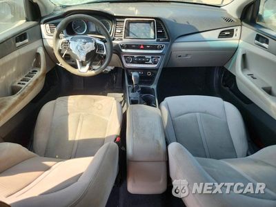 Zdjęcie 8 z 12 samochodu: 2019 HYUNDAI SONATA SE VIN:5NPE24AF6KH808868 - miniatura