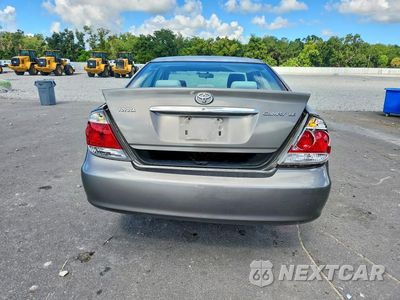 Zdjęcie 6 z 13 samochodu: 2005 TOYOTA CAMRY LE VIN:4T1BE32K75U502235 - miniatura