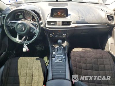 Zdjęcie 8 z 13 samochodu: 2018 MAZDA 3 TOURING VIN:3MZBN1V33JM172702 - miniatura