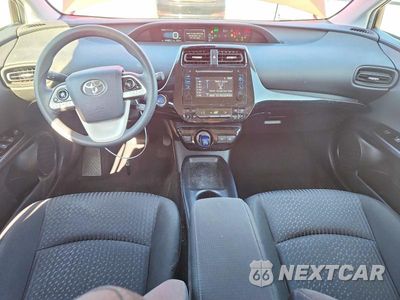 Zdjęcie 8 z 13 samochodu: 2018 TOYOTA PRIUS TWO VIN:JTDKBRFU7J3083010 - miniatura