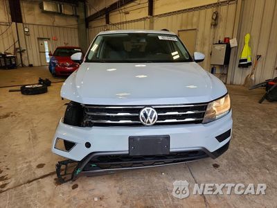 Piąte zdjęcie samochodu w środku: 2018 VOLKSWAGEN TIGUAN SE VIN:3VV2B7AX4JM114140 - miniatura