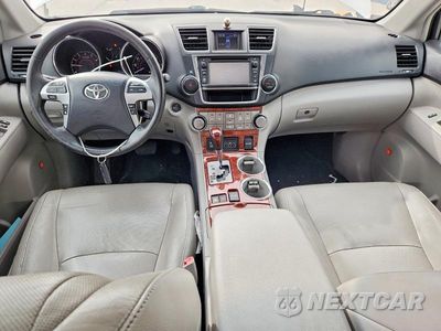 Zdjęcie 8 z 12 samochodu: 2013 TOYOTA HIGHLANDER LIMITED VIN:5TDDK3EH8DS190872 - miniatura