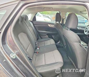 Zdjęcie 10 z 13 samochodu: 2023 KIA FORTE LXS VIN:3KPF24AD8PE518095 - miniatura