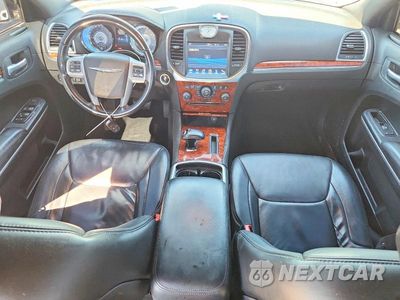 Zdjęcie 8 z 12 samochodu: 2014 CHRYSLER 300 VIN:2C3CCAAG5EH211675 - miniatura
