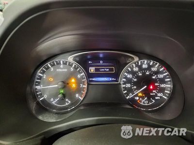 Zdjęcie 9 z 13 samochodu: 2020 NISSAN PATHFINDER SV VIN:5N1DR2BM3LC608581 - miniatura