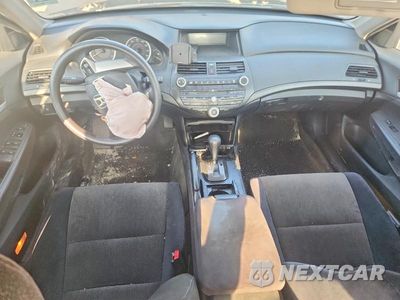 Zdjęcie 8 z 12 samochodu: 2008 HONDA ACCORD LX VIN:1HGCP26368A074505 - miniatura