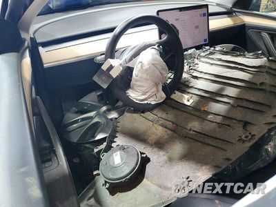 Zdjęcie 8 z 13 samochodu: 2024 TESLA MODEL Y VIN:7SAYGDEE6RA263036 - miniatura