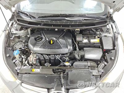 Zdjęcie 11 z 13 samochodu: 2016 HYUNDAI ELANTRA SE VIN:5NPDH4AEXGH722911 - miniatura
