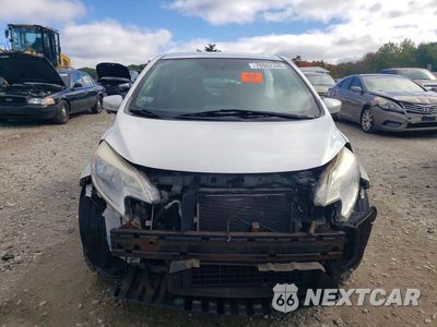Piąte zdjęcie samochodu w środku: 2017 NISSAN VERSA NOTE SL VIN:3N1CE2CP3HL352445 - miniatura