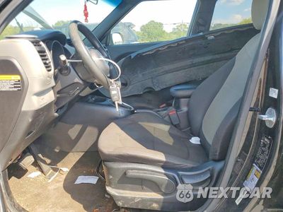 Zdjęcie 7 z 12 samochodu: 2015 KIA SOUL BASE VIN:KNDJN2A2XF7782342 - miniatura