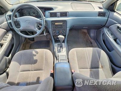 Zdjęcie 8 z 12 samochodu: 2000 TOYOTA CAMRY LE VIN:4T1BG22K7YU636686 - miniatura