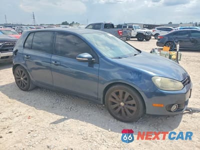 Czwarte zdjęcie samochodu z boku: 2013 VOLKSWAGEN GOLF VIN:WVWDM7AJ0DW036084 - miniatura