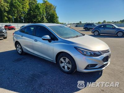 Czwarte zdjęcie samochodu z boku: 2018 CHEVROLET CRUZE LS VIN:1G1BC5SM8J7141719 - miniatura
