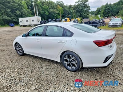 Drugie zdjęcie samochodu z przodu: 2021 KIA FORTE LXS VIN:3KPF24AD3ME332346 - miniatura